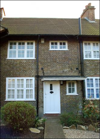 27 Asmuns Place